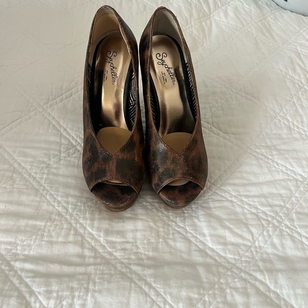 Seychelles Brown Peep-Toe Heels Elegant Dressy Shoes